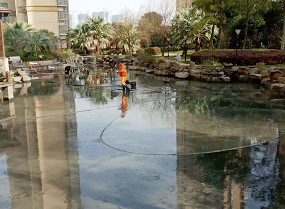 天河景观池淤泥清理